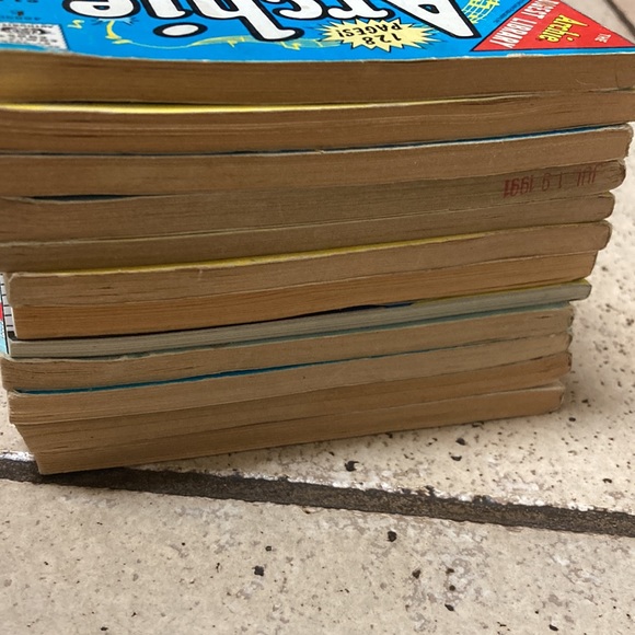 Bundle of Archie comics - Picture 9 of 9